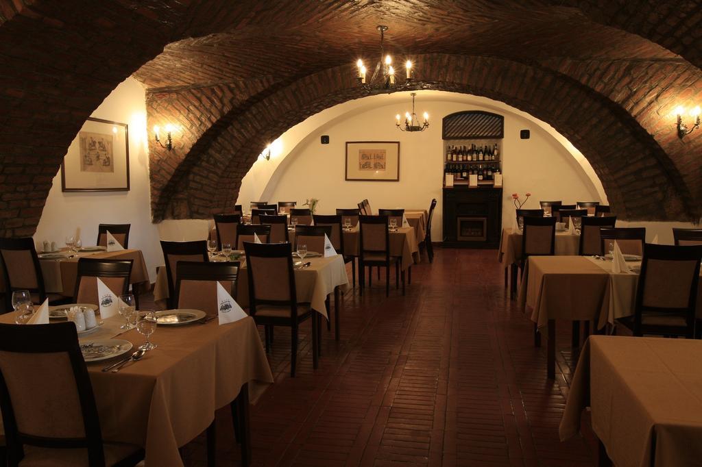 Teleki-Degenfeld Kastelyszallo Szirak Restaurant photo