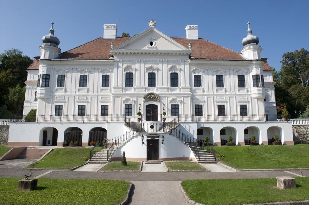 Teleki-Degenfeld Kastelyszallo Szirak Exterior photo
